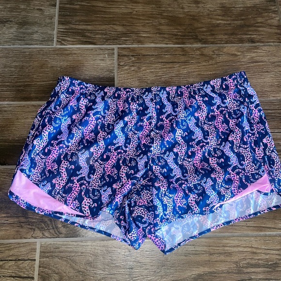 Lilly Pulitzer Oyster Bay Navy On The Catwalk Luxletic shorts - Picture 1 of 4